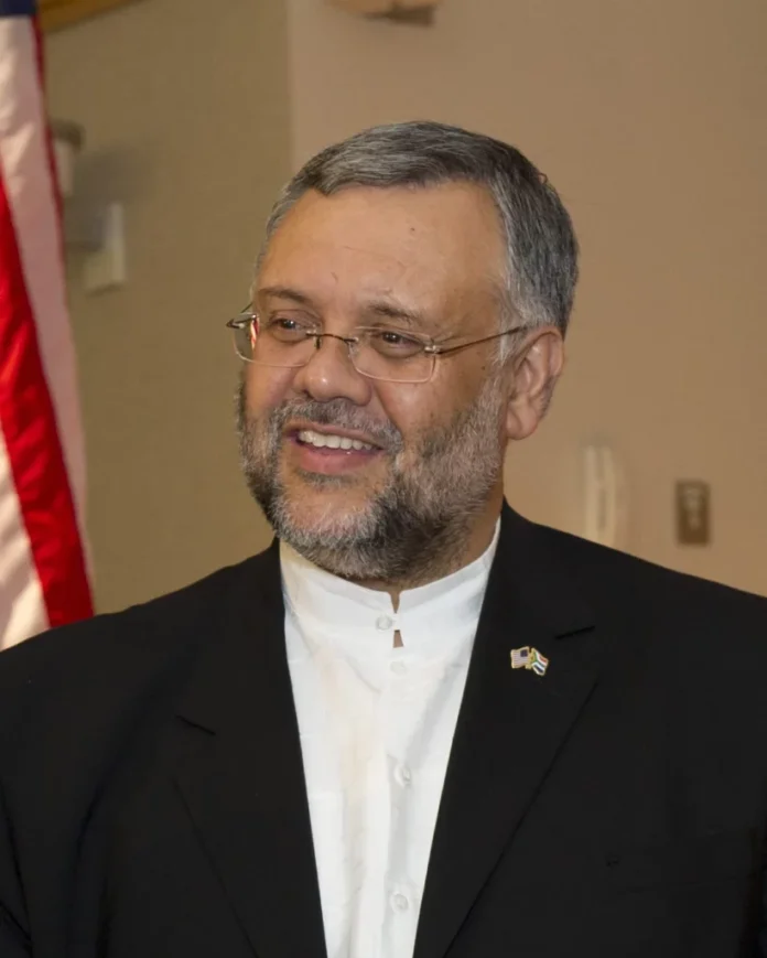 Ebrahim_Rasool_at_the_Pentagon_July_25_2012-820x1024