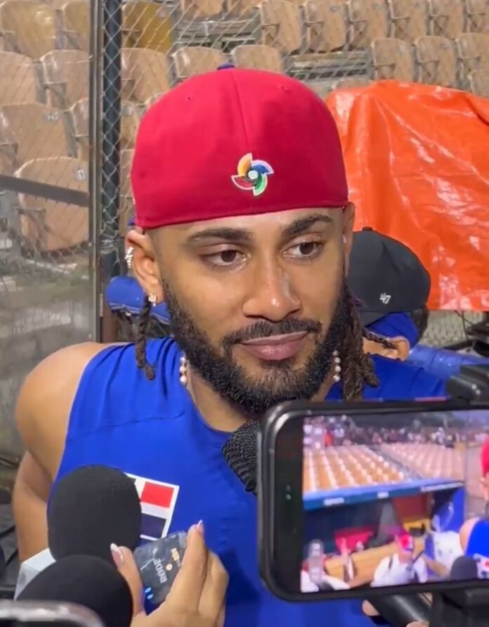 Fernando-Tatis-Jr.-durante-las-practicas-del-equipo-dominicano-en-el-Quisqueya