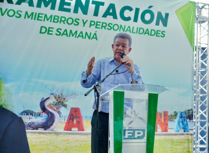 Leonel-denuncia-intimidacion-del-gobierno-contra-ciudadanos-para-impedir-asistencia-a-acto-de-la-FP-en-Samana-1-scaled
