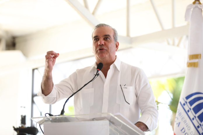 Luis-Abinader-Foto-Presidencia-scaled-1