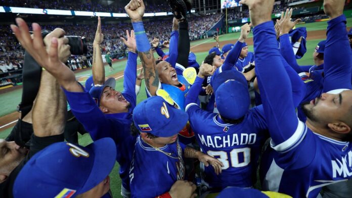 clasico-mundial-de-beisbol-venezuela-vence-a-ee-uu-y-es-campeon-651a9286-focus-0-0-896-504