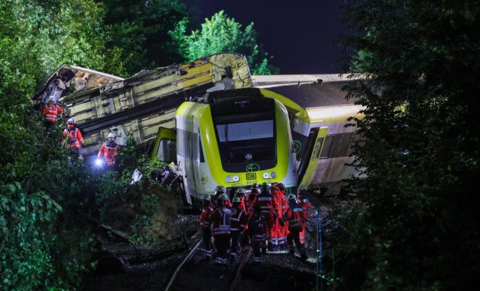 Un tren de pasajeros descarriló en el suroeste de Alemania