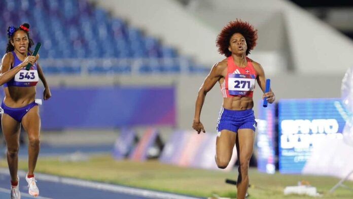 el-relevo-femenino-4x400-ilumina-la-noche-dorada-del-atletismo-de-rd-a7bc12d1-focus-0.34-0.48-896-504