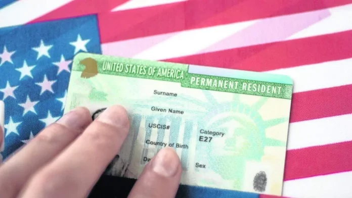 la-nueva-regla-de-trump-sobre-las-green-cards-golpea-a-la-migracion-legal-20260601-133952-NdQs-1200x675