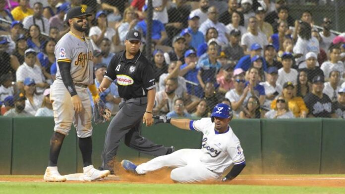 licey-volvio-a-blanquear-a-unas-aguilas-que-miran-desde-la-lona-focus-0-0-896-504