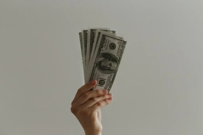 los dolares