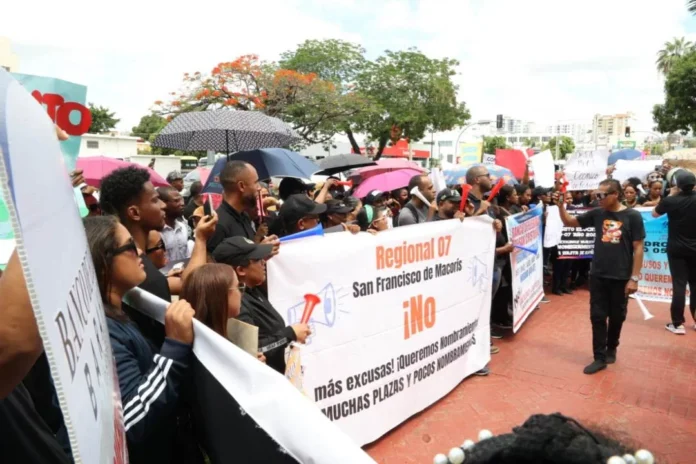 marcha-de-maestros-concurso-docente-concurso-de-oposicion-docente