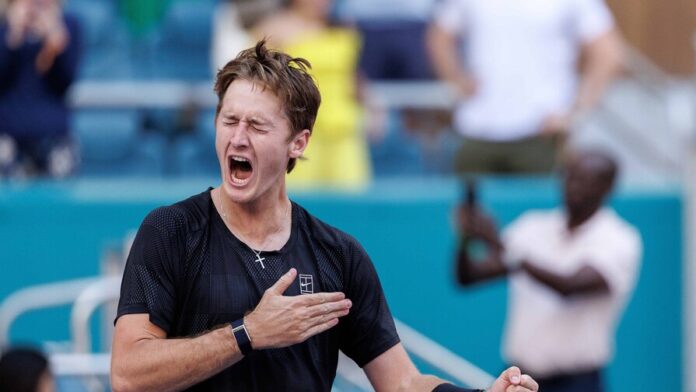 masters-de-miami-alcaraz-es-eliminado-por-korda-en-tercera-ronda-f0653a0e-focus-min0.22-0.52-896-504