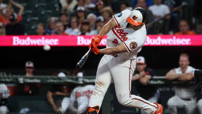mlb-basallo-responde-al-reto-de-crecer-junto-a-rutschman-5323159f-focus-0.34-0.6-896-504