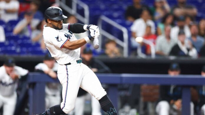 mlb-lopez-firma-su-mejor-campana-y-lidera-los-hits-en-grandes-ligas-483e5191-focus-min0.37-0.62-896-504