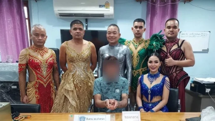 policias-se-disfrazan-de-bailarinas-para-capturar-a-presunto-narco-en-tailandia-20260525-123502-LjR2-1200x675