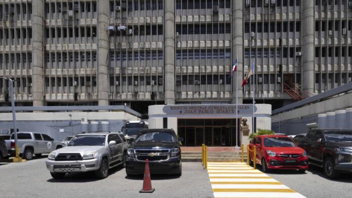 rd-refleja-un-aumento-en-digitalizacion-de-servicios-gubernamentales-focus-0.23-0.07-896-504