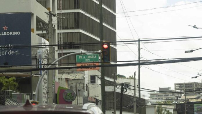 semaforos-funcionando-con-normalidad---joliver-brito02-focus-min0.08-0.1-896-504